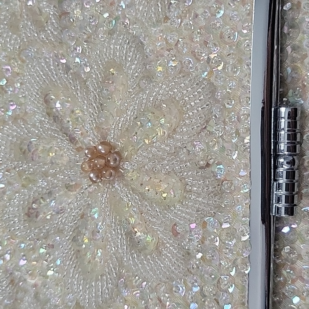 Vintage Elegant Cream Beaded Clutch - Picture 2 of 11